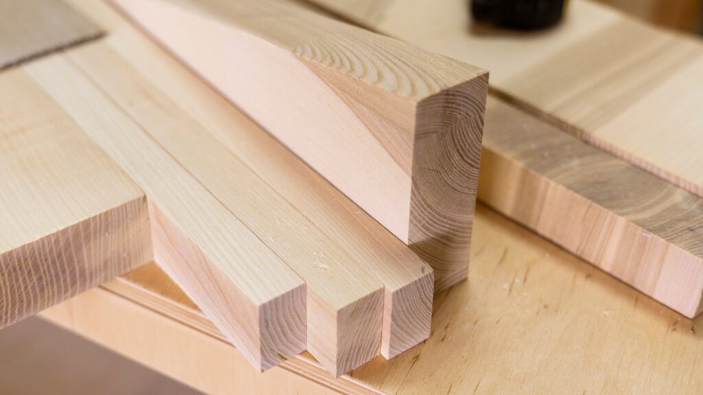 Складання дерев`яних конструкцій для меблів IKEA